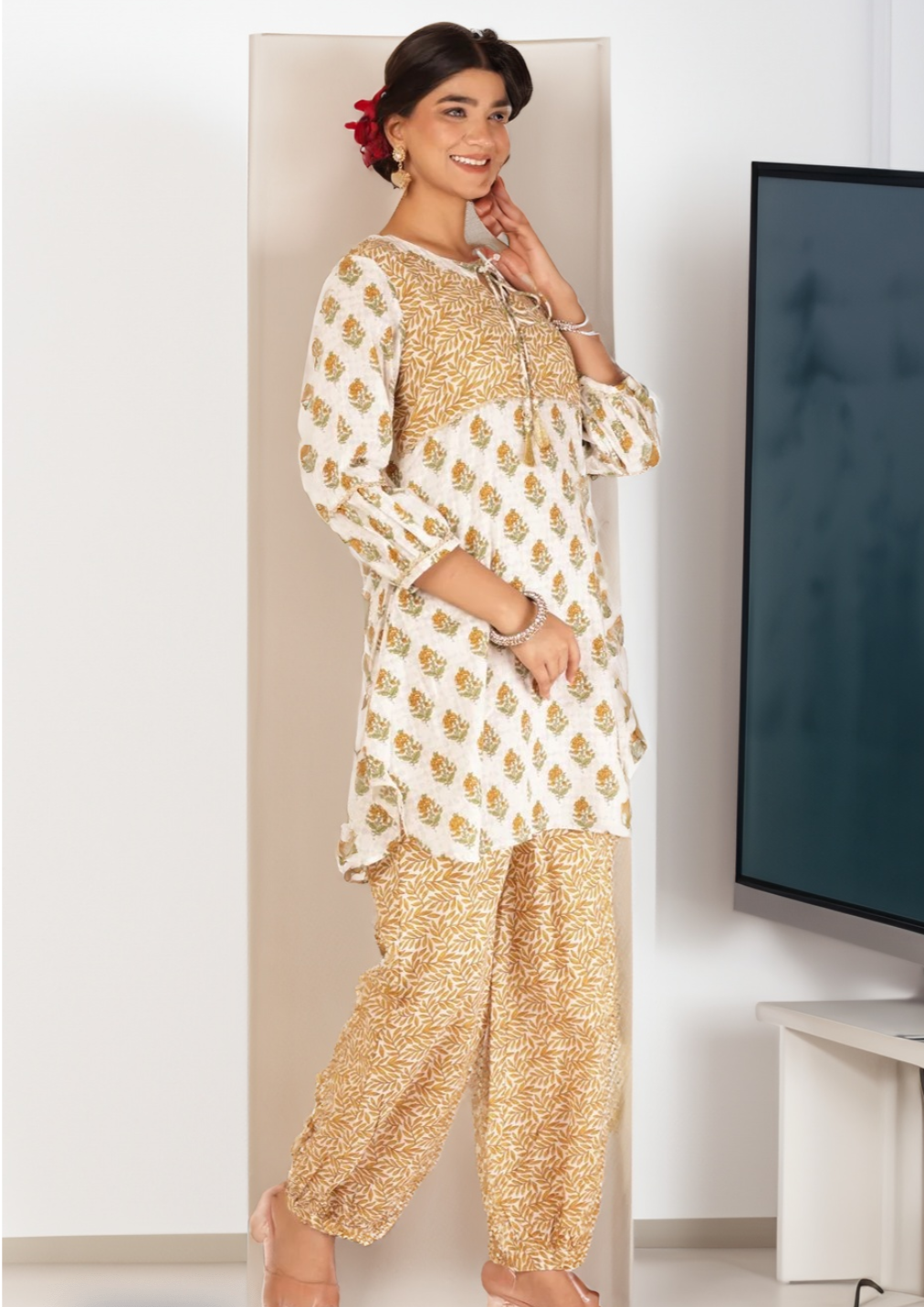 UTTARA COORDS SET YELLOW Phool Booti