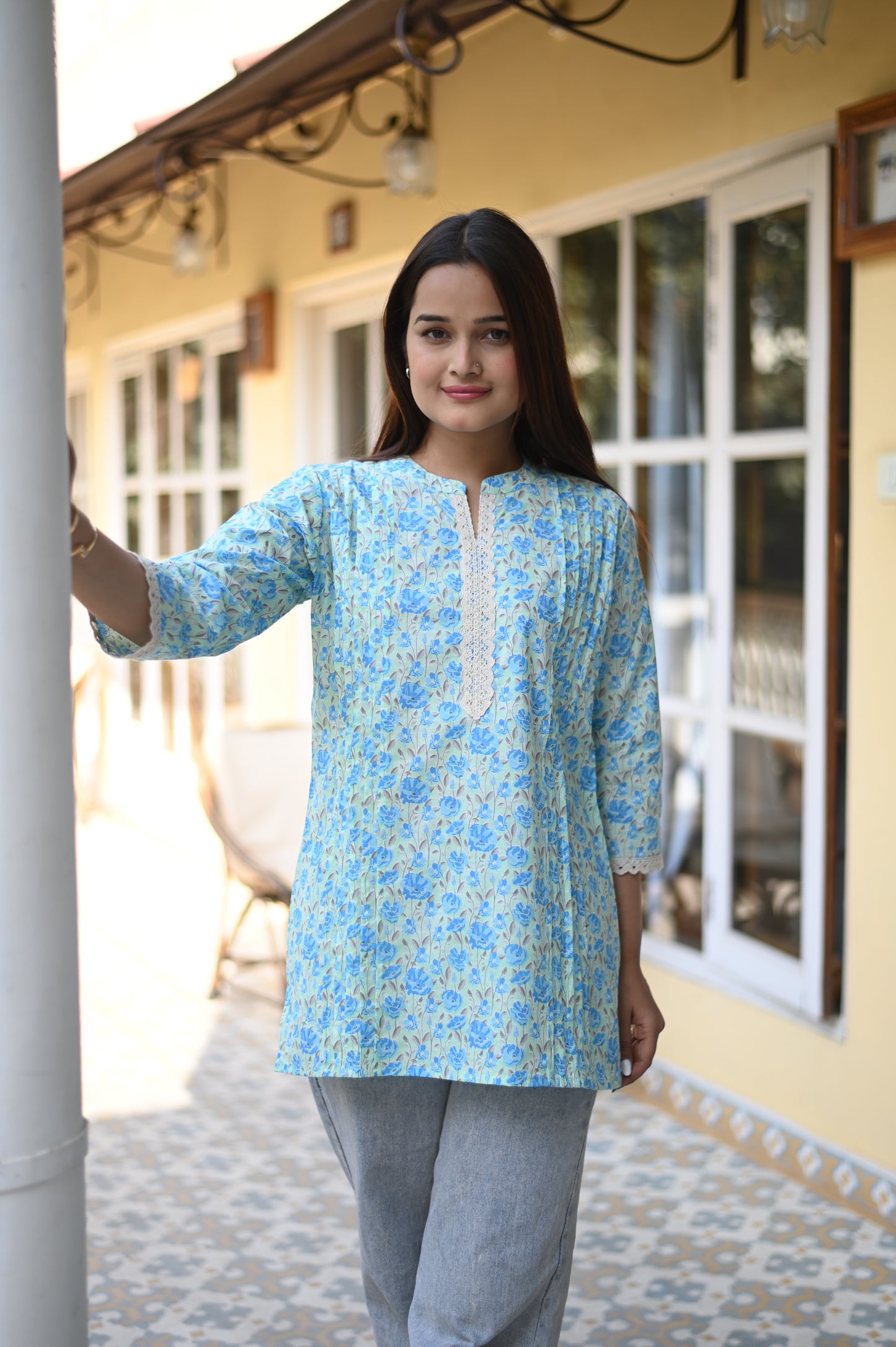 Isha short Kurti blue